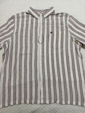 Quiksilver Striped Short Sleeve Button Up White Shirt Men’s Size XL